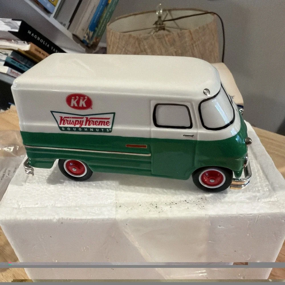 Vtg '02 Dept 56 Snow Village Accessory ~ Krispy Kreme Doughnut Deliveries #55165